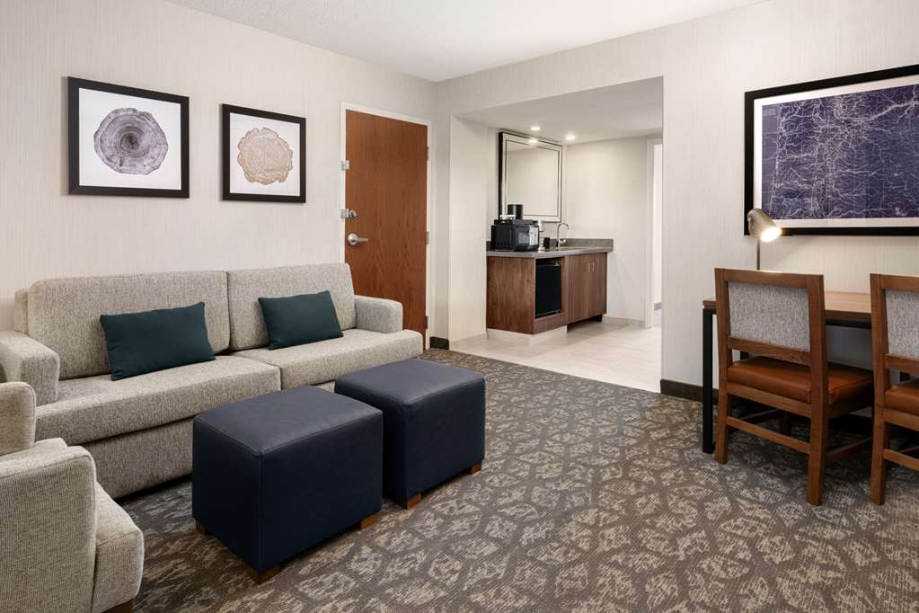 Фото Embassy Suites by Hilton Portland Airport