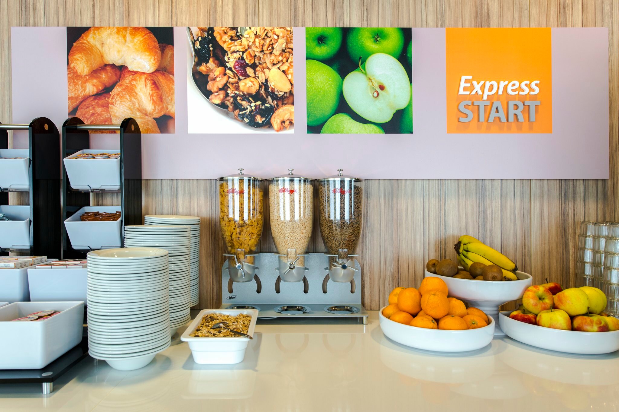 Фото Holiday Inn Express Rotterdam - Central Station