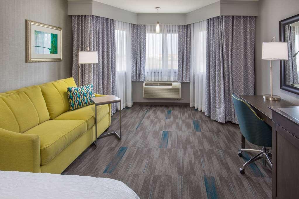 Фото Hampton Inn Monterey
