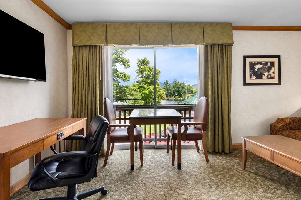 Фото Best Western Adirondack Inn