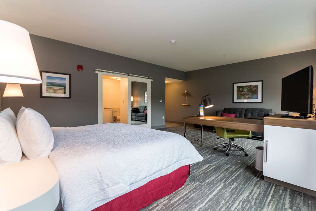 Фото Hampton Inn & Suites Allen Park