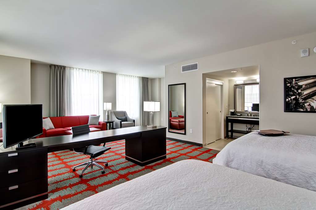 Фото Hampton Inn & Suites Cincinnati-Downtown