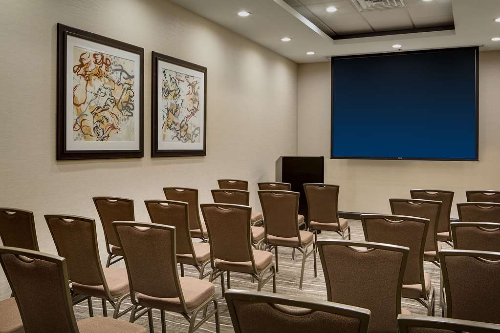 Фото Embassy Suites by Hilton Dallas Love Field