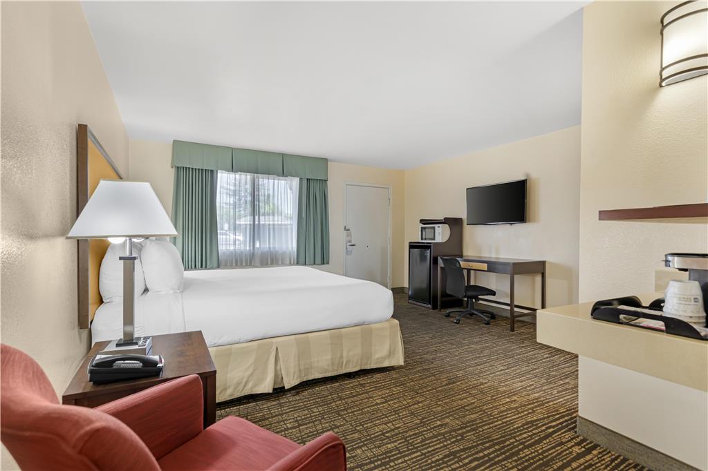 Фото Best Western Petaluma Inn