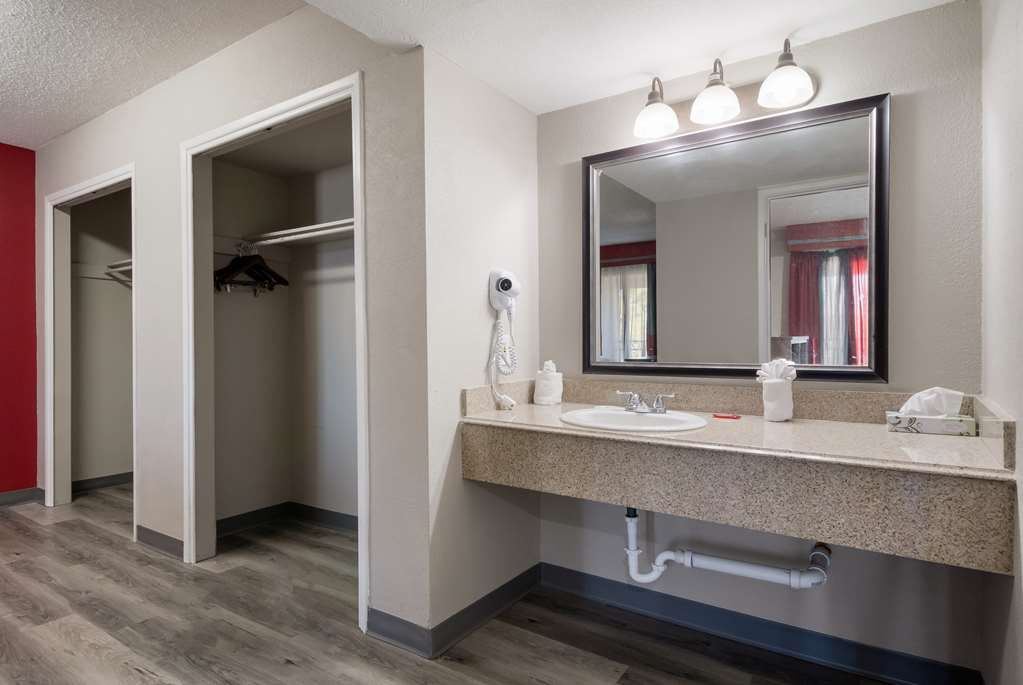 Фото SureStay Plus Hotel by Best Western San Antonio North