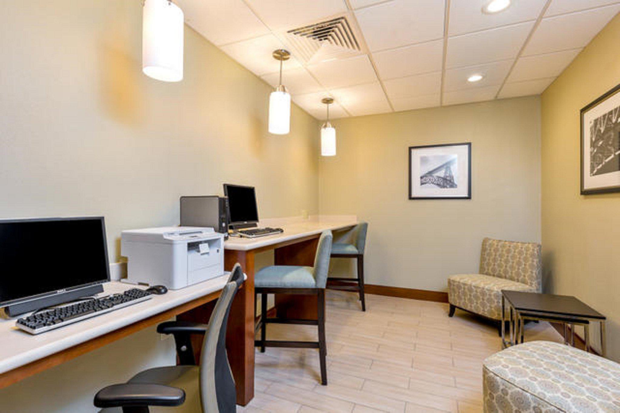 Фото Staybridge Suites College Station, an Ihg Hotel