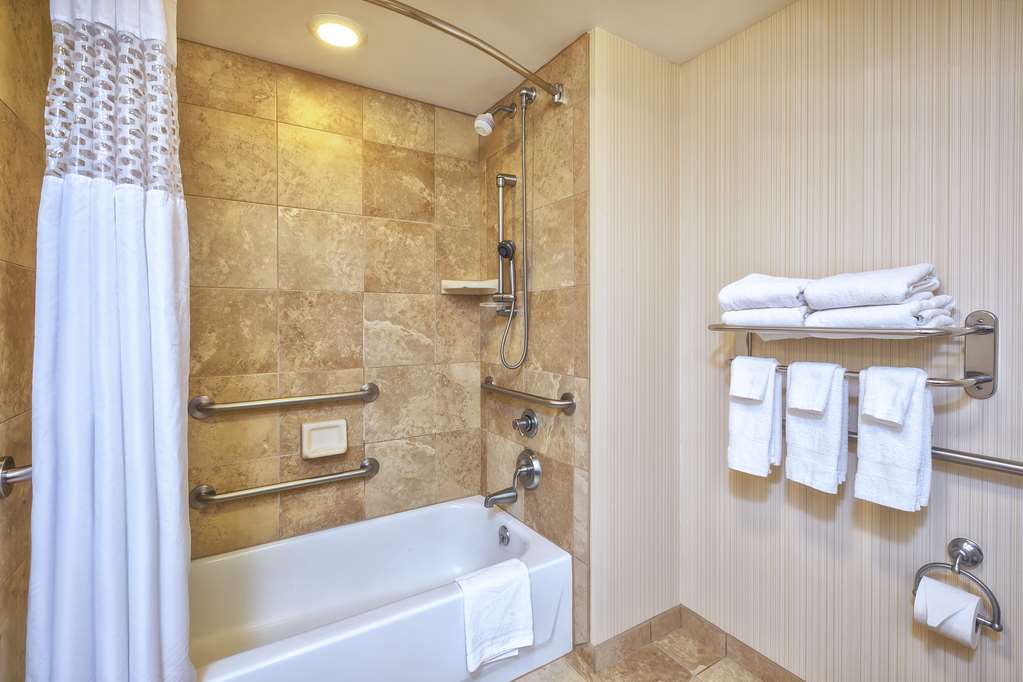 Фото Hampton Inn & Suites Madison-West