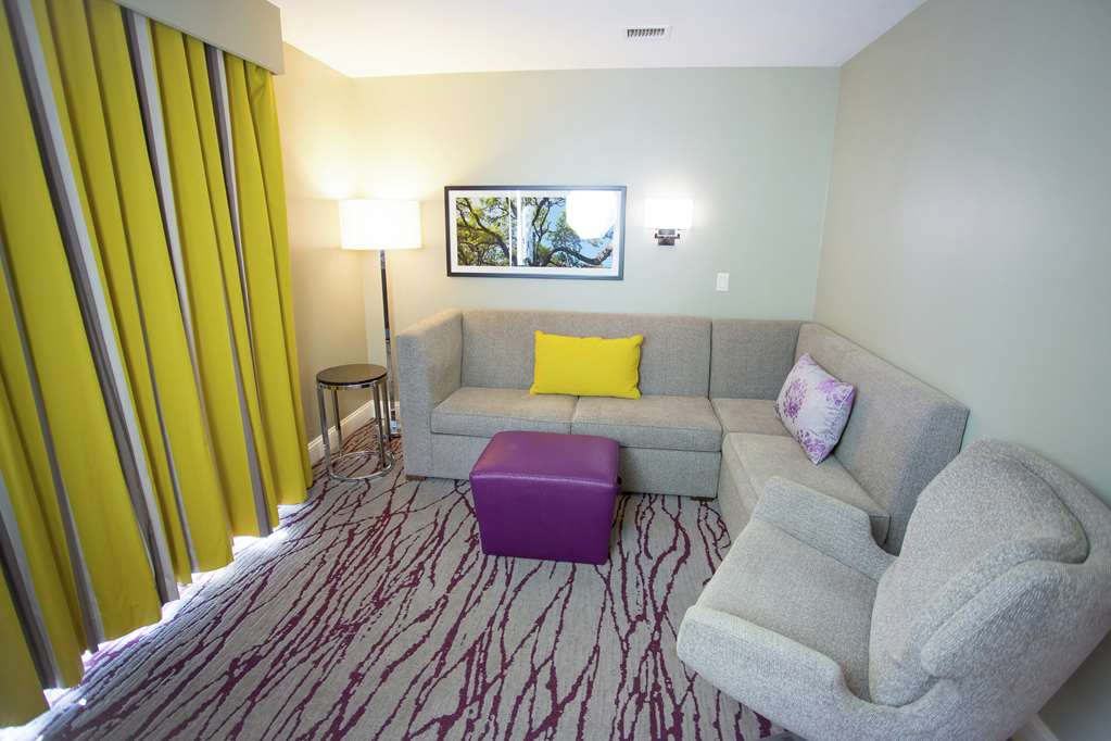 Фото DoubleTree by Hilton Hotel Savannah Historic District