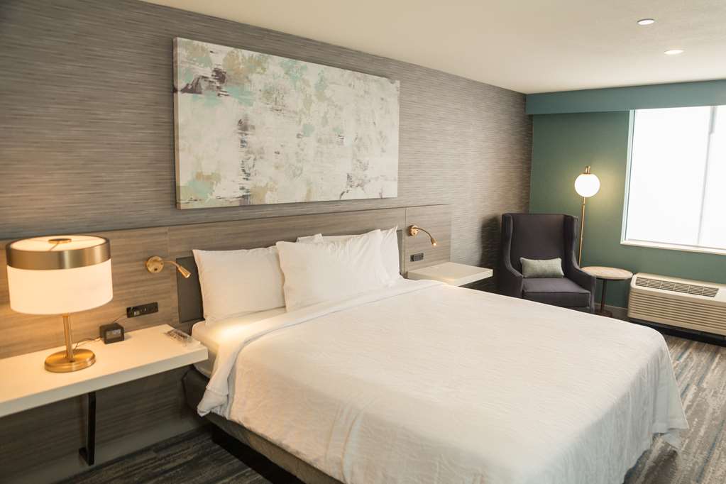Фото Hilton Garden Inn Los Angeles Montebello