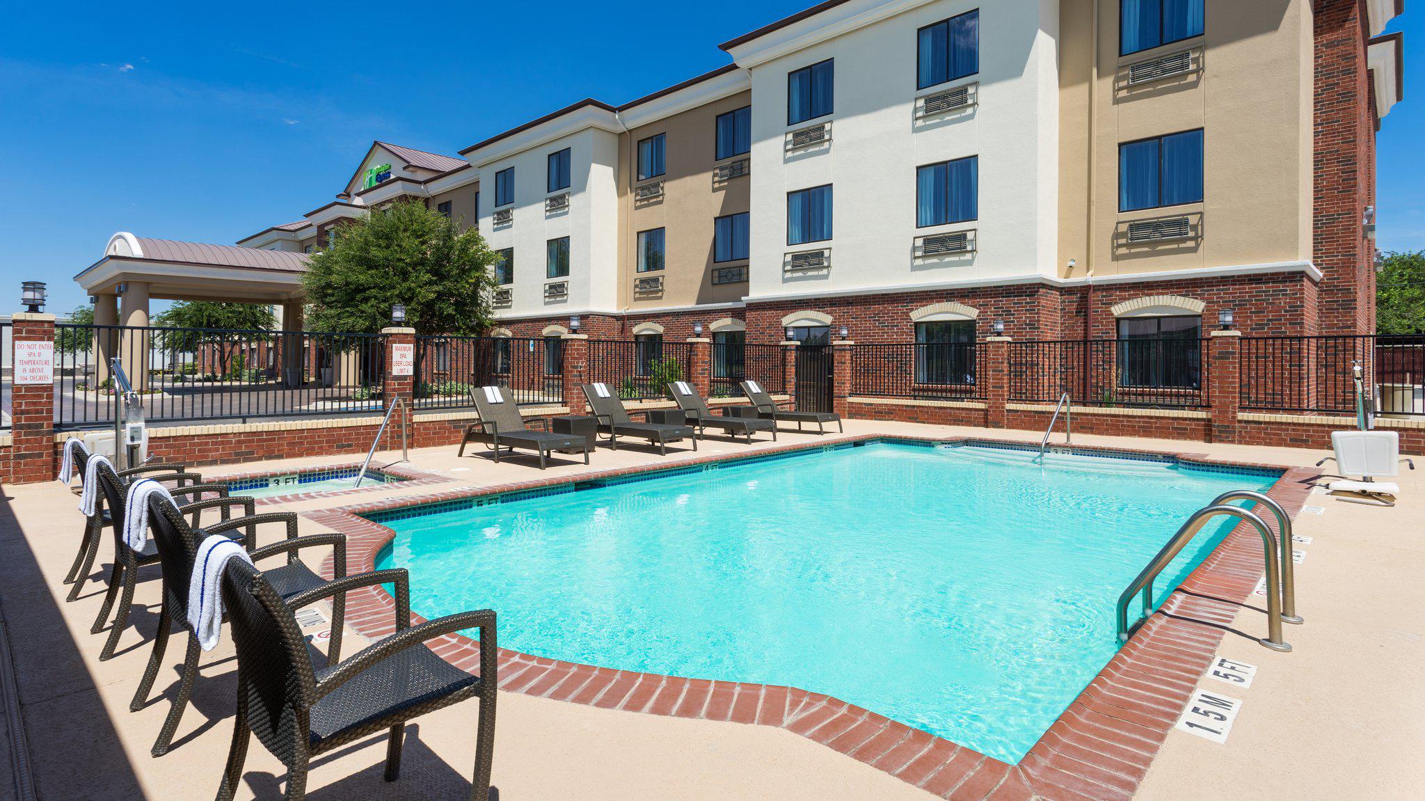 Фото Holiday Inn Express & Suites Midland Loop 250, an Ihg Hotel