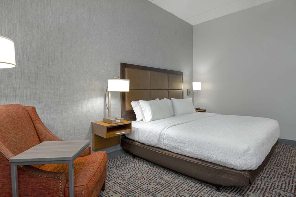 Фото Hampton Inn Tallahassee-Central