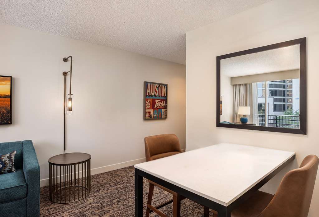 Фото DoubleTree Suites by Hilton Hotel Austin