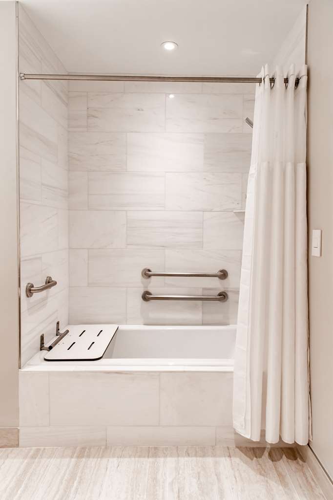 Фото Hall Arts Hotel Dallas, Curio Collection by Hilton