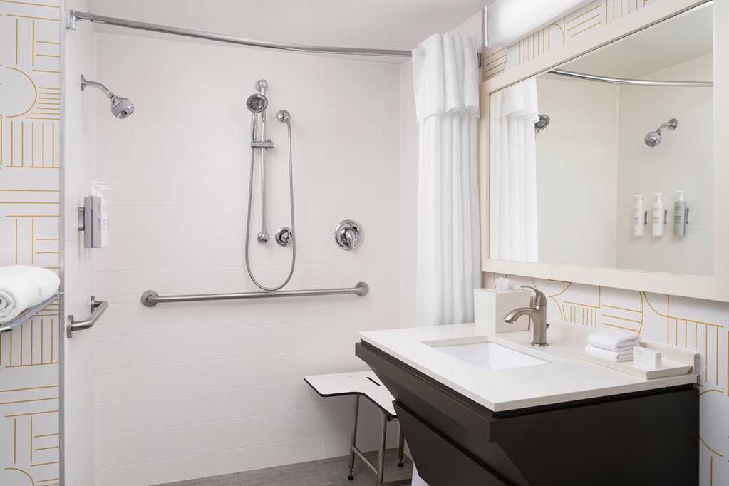 Фото Home2 Suites by Hilton Miramar Ft Lauderdale
