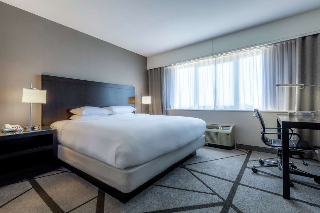 Фото DoubleTree by Hilton Los Angeles - Norwalk