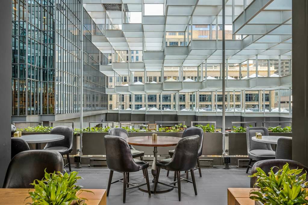 Фото The Marquette Hotel, Curio Collection by Hilton