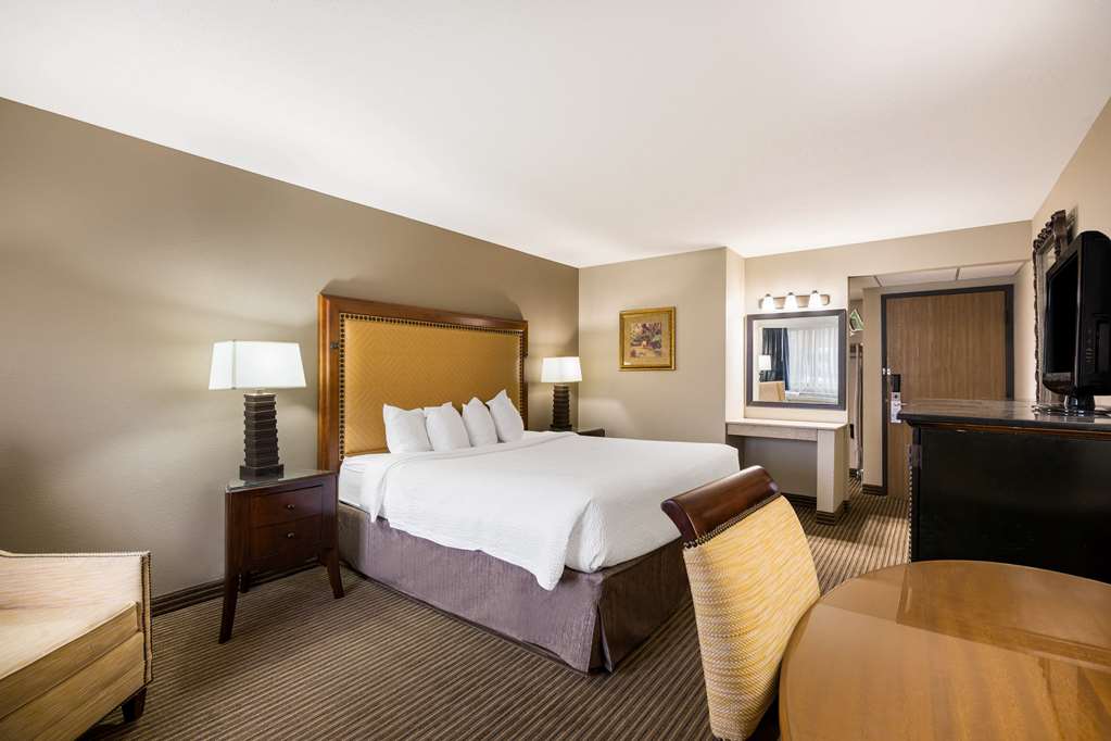 Фото Revel Hotel Minot, SureStay Collection by Best Western