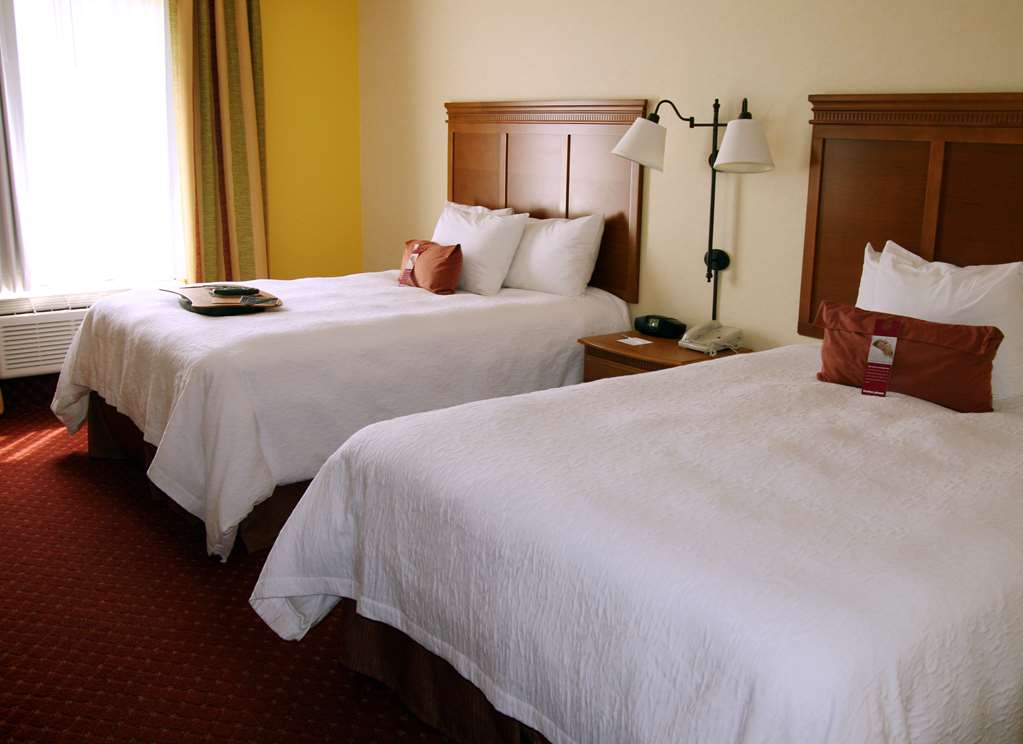Фото Hampton Inn & Suites Louisville East