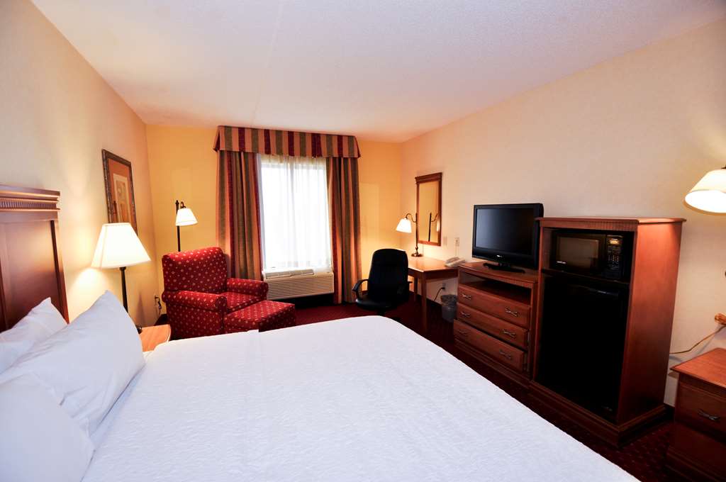 Фото Hampton Inn & Suites Louisville East