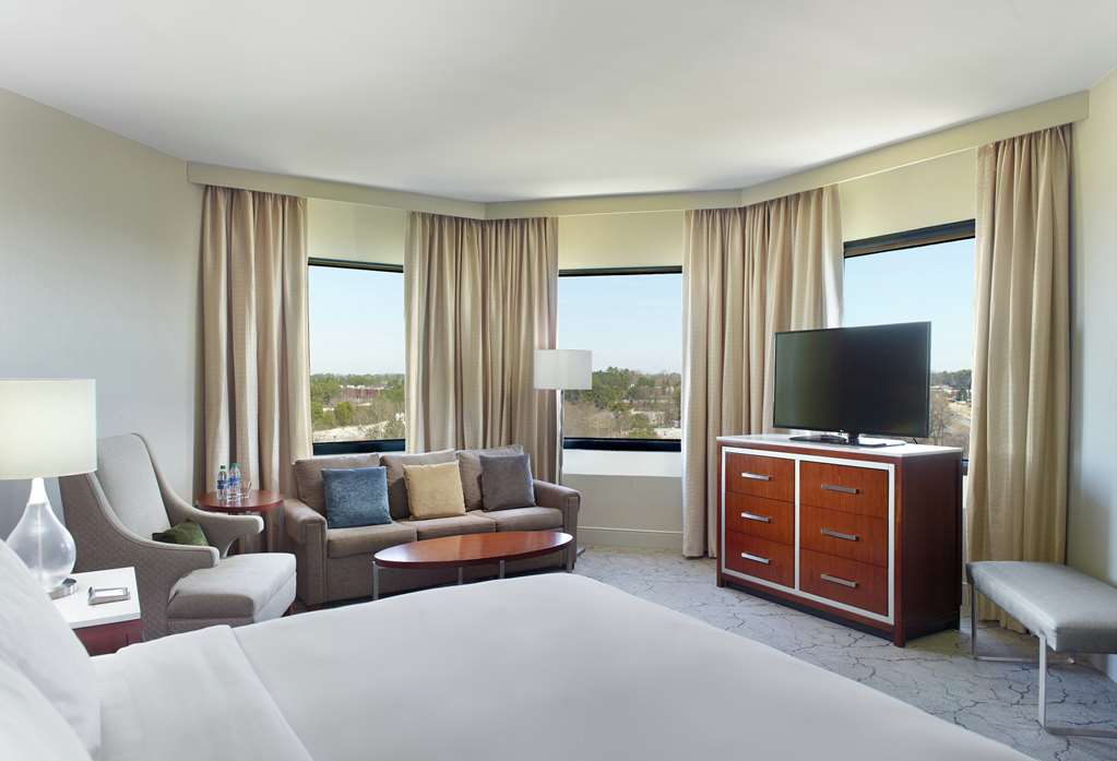Фото Hilton Atlanta Northeast