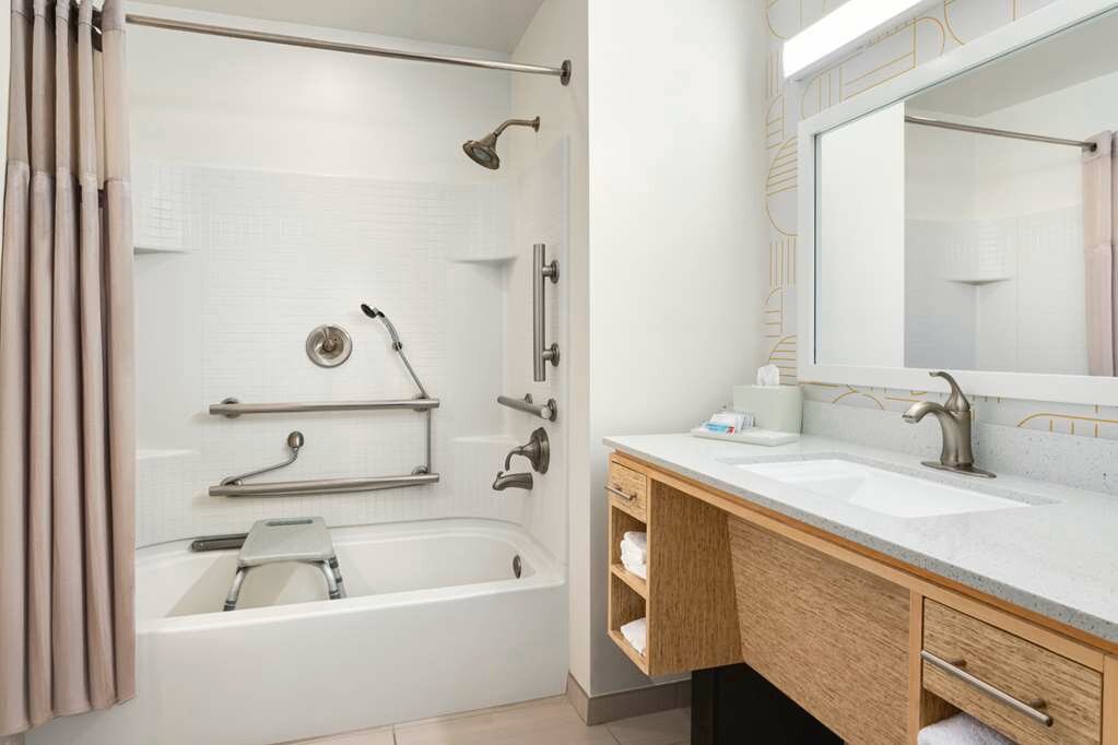Фото Home2 Suites by Hilton - Oxford