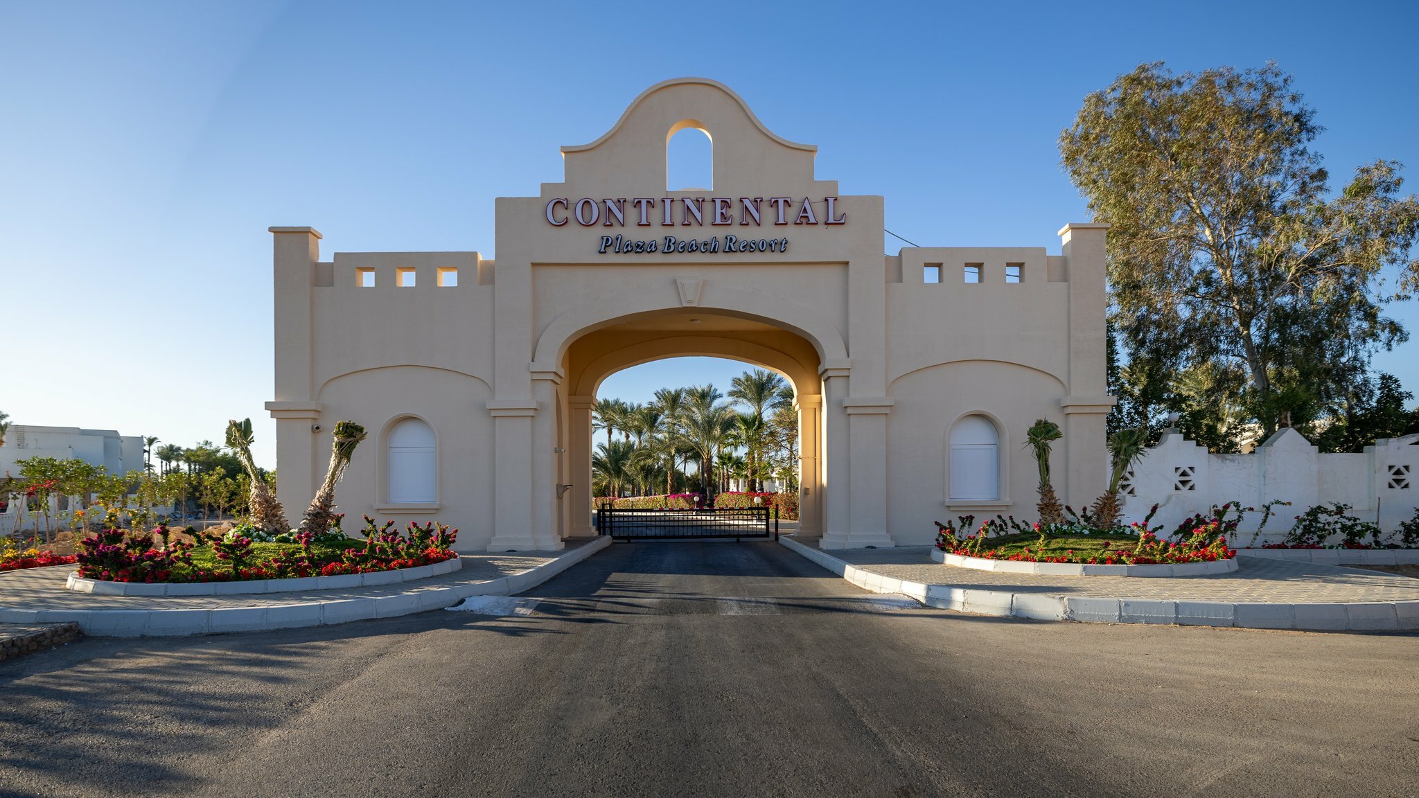 Фото Continental Plaza beach Resort