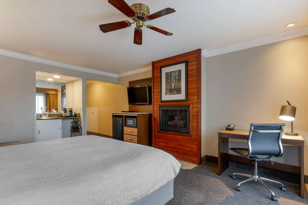 Фото Best Western Plus Forest Park Inn