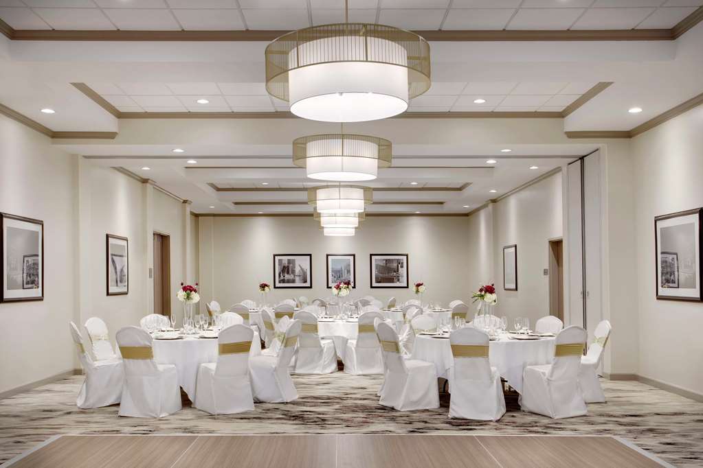 Фото DoubleTree by Hilton Chicago Midway Airport