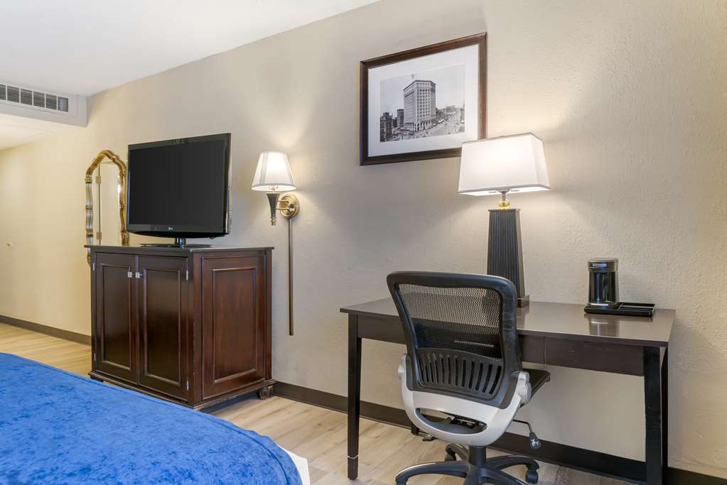 Фото Best Western Greenfield Inn