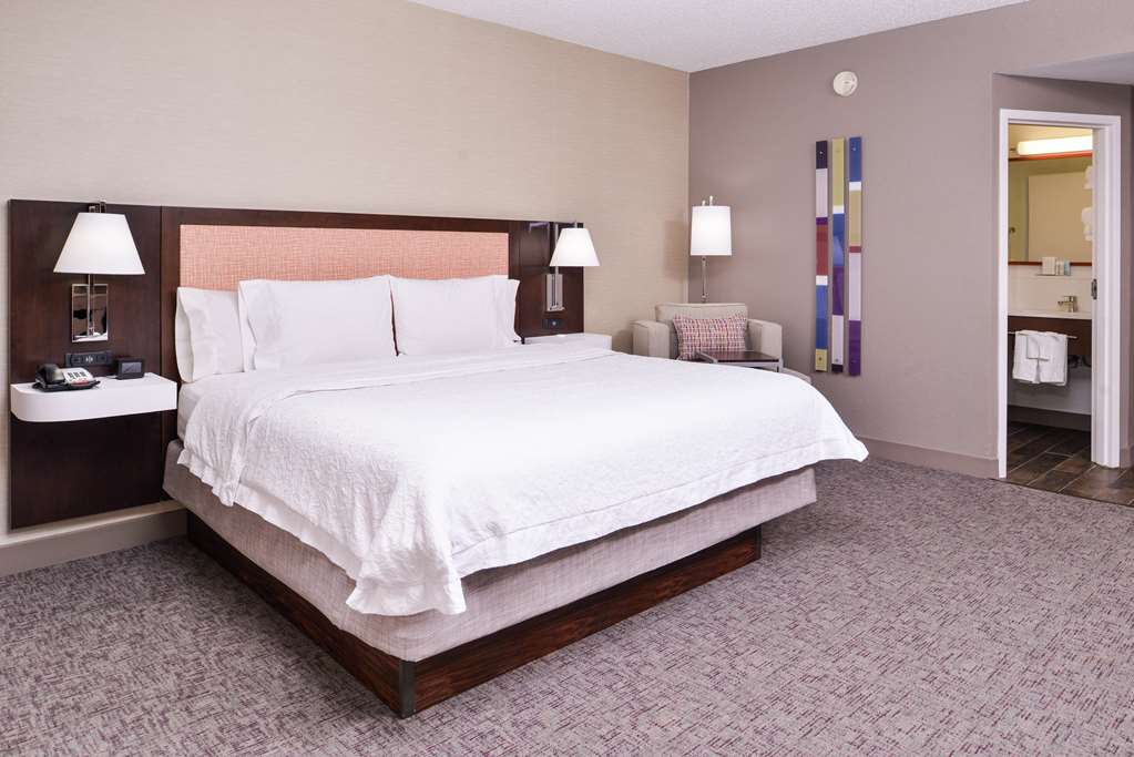 Фото Hampton Inn Albuquerque University Midtown