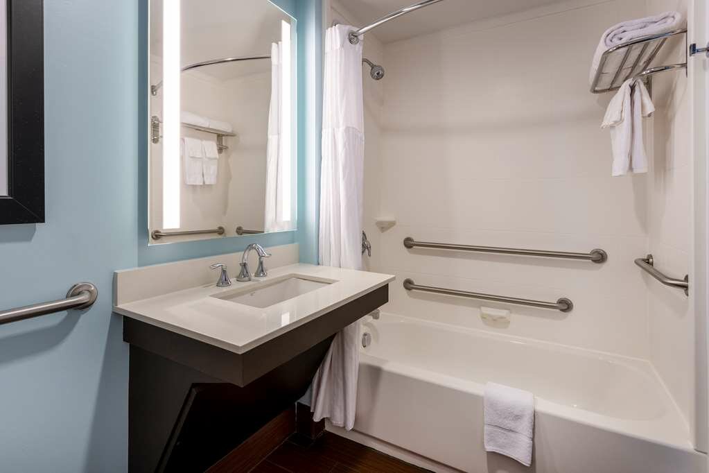 Фото Hilton Garden Inn Roanoke