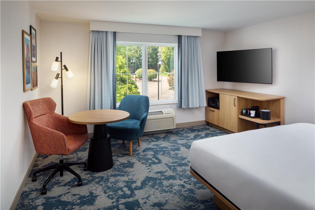 Фото Hampton Inn Nashua