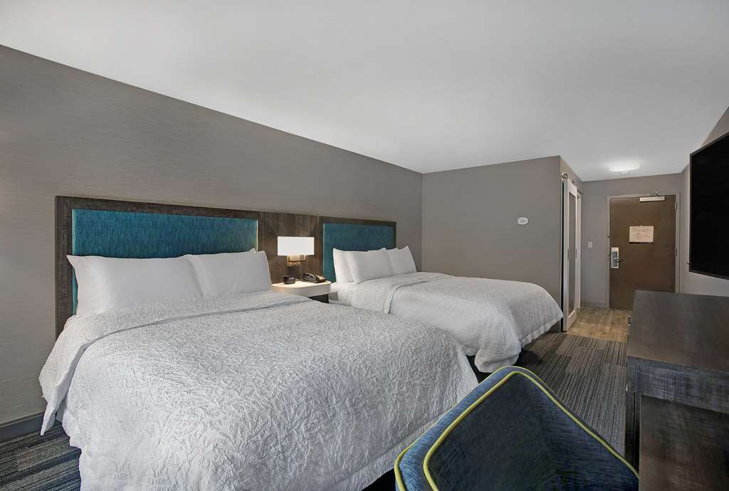 Фото Hampton Inn Westfield