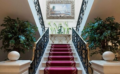 Гостиница Hotel Royal в Же