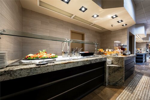 Гостиница Doubletree by Hilton Houston Hobby Airport в Хьюстоне