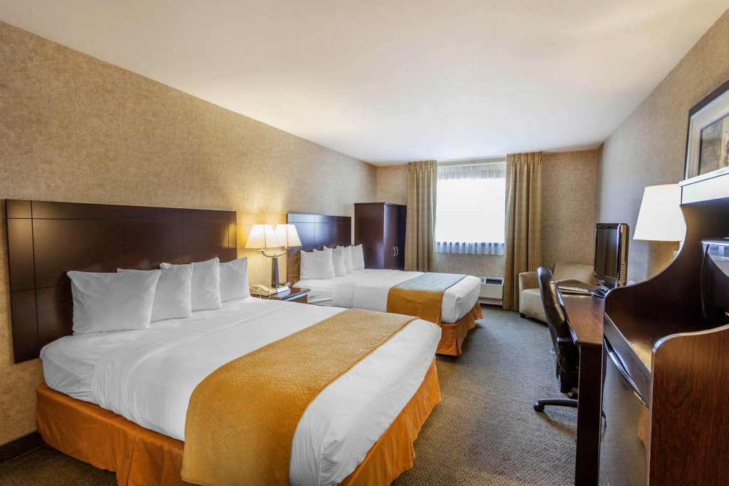 Фото Quality Inn Near Seattle Premium Outlets