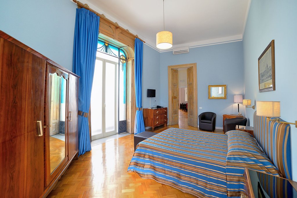 Фото SpaccaNapoli Comfort Suites