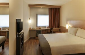 ibis Adana (Adana, Seyhan, Turhan Cemal Beriker Blv., 49/A), hotel