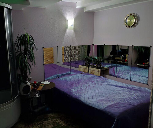 Жалаңаш Эмилия Кларктың суреті