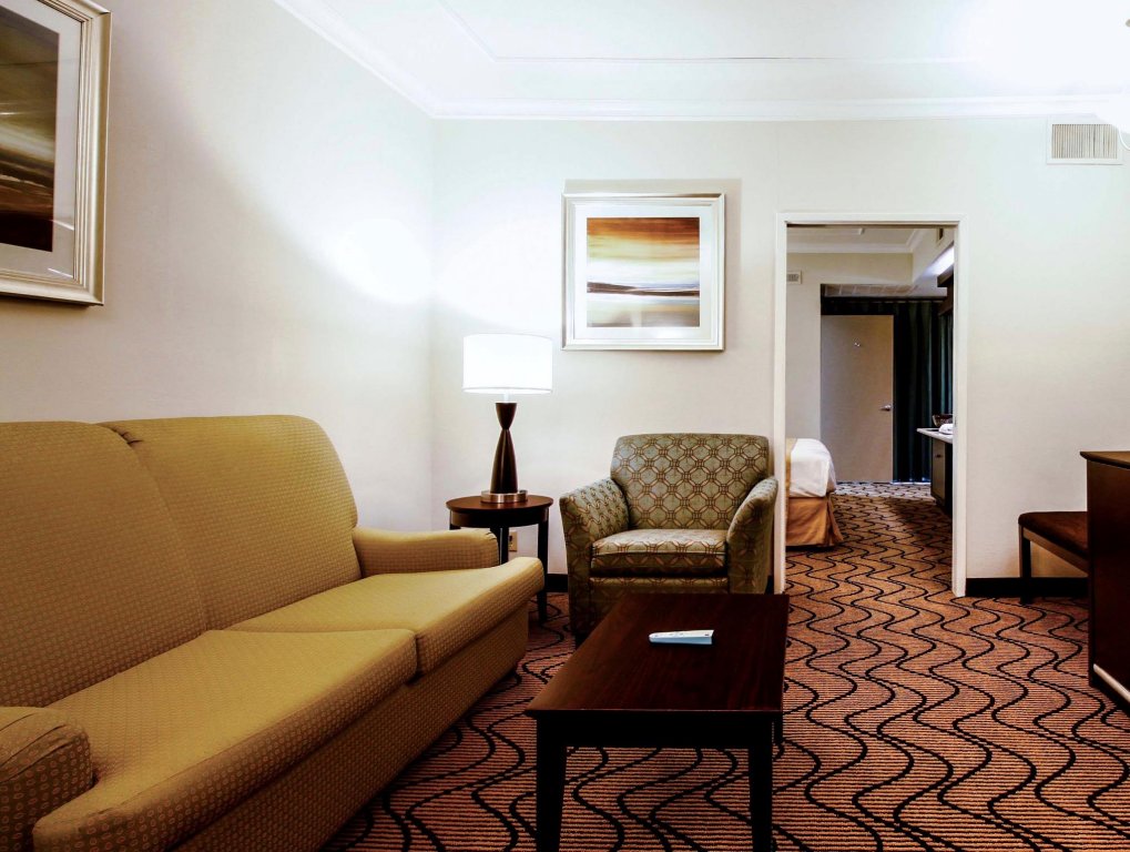 Фото Best Western Plus Irvine Spectrum Hotel