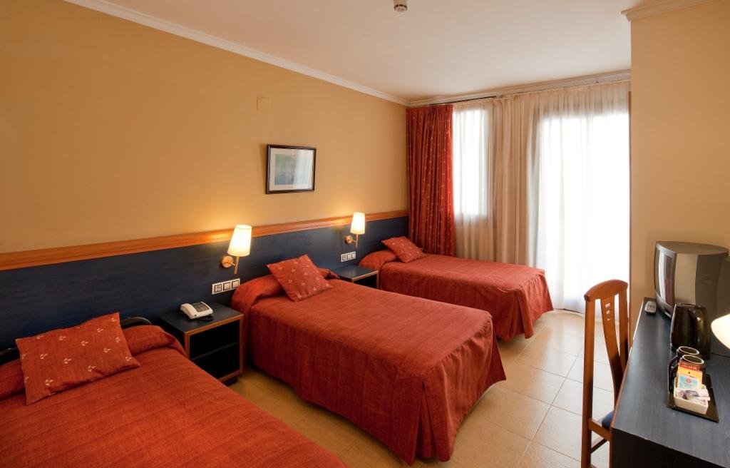 Фото Hotel Moderno Barcelona