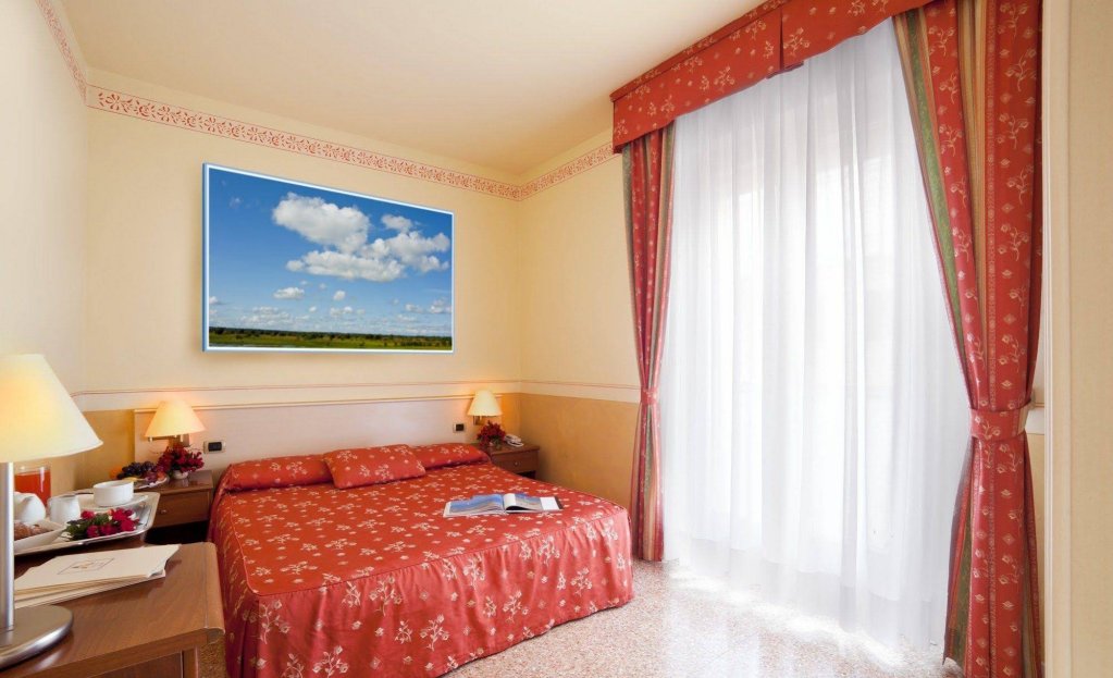 Фото Hotel Karinzia