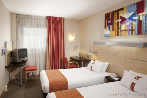 Гостиница Holiday Inn Express Barcelona - Montmelo, an Ihg Hotel