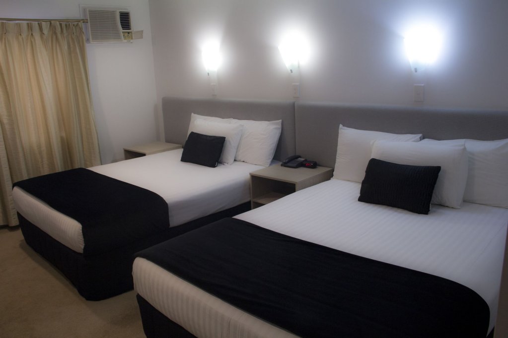 Фото The Surrey Hotel