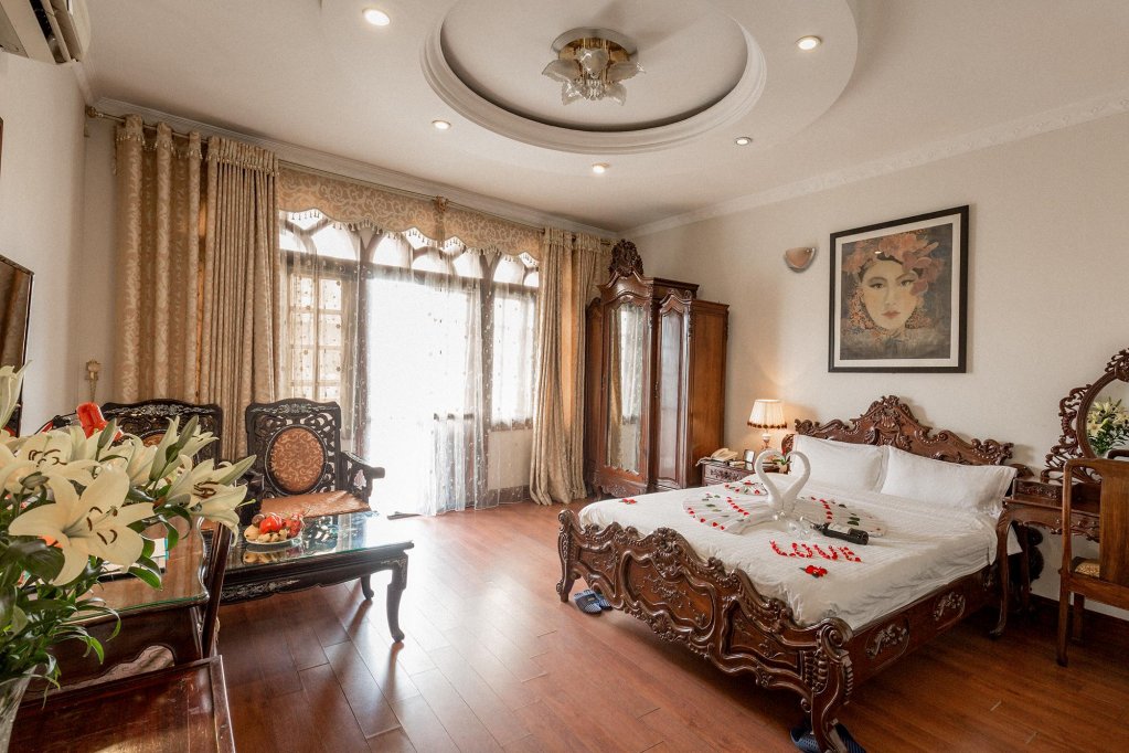 Фото Hanoi Little Town Hotel