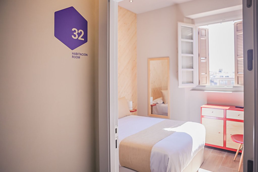 Фото Alcazaba Premium Hostel