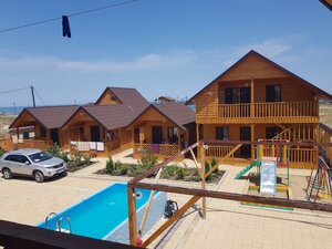 Hotel Holidays (Izberbash, ulitsa Rybnikova, 13), hotel