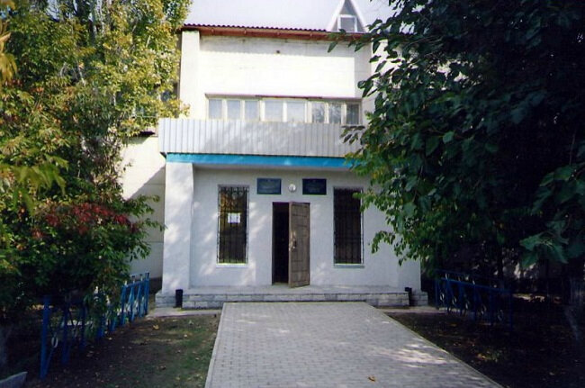 Library Mbuk Pervomayskaya tsentralizovannaya bibliotechnaya sistema Pervomayskogo rayona Respubliki Krym, Republic of Crimea, photo