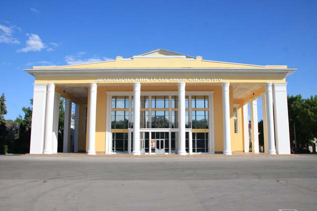 Tiyatrolar Dramatichesky teatr im. A.N.Tolstogo, Syzran, foto