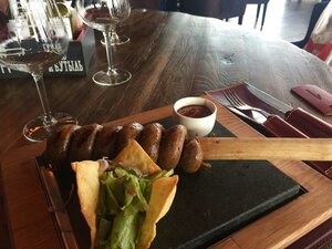 Grill and bottle (Novosibirsk, Krasniy Avenue, 17/1) ، مطعم
